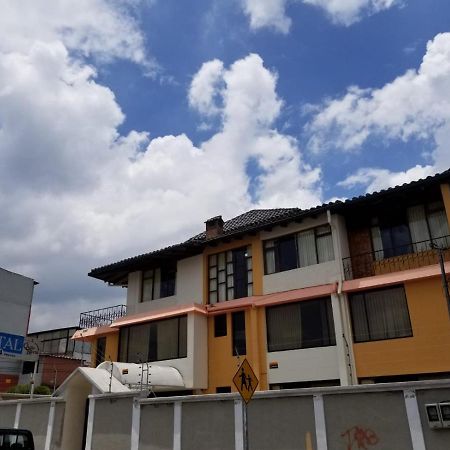 Hostal El Confort Quito Norte Exterior foto